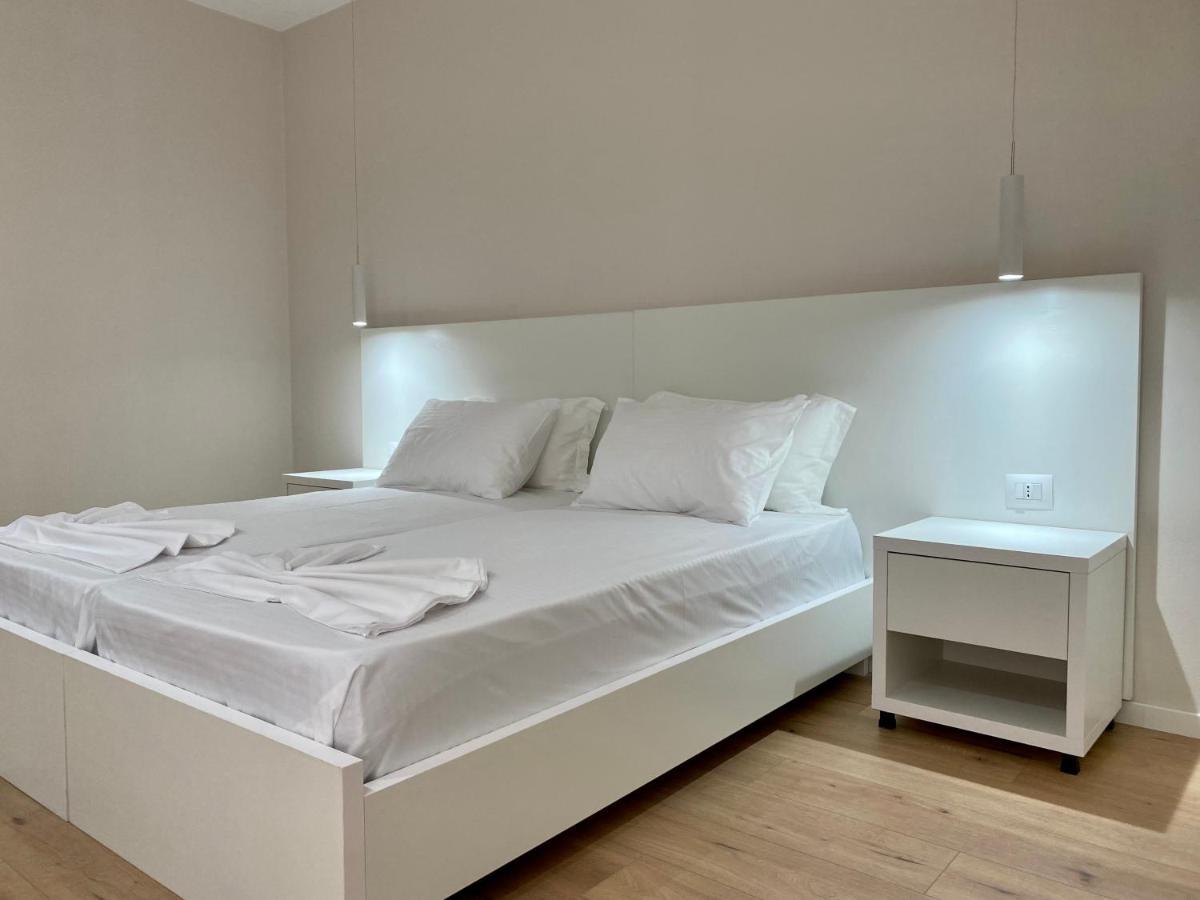 Violet's Boutique Apartments Saranda Extérieur photo