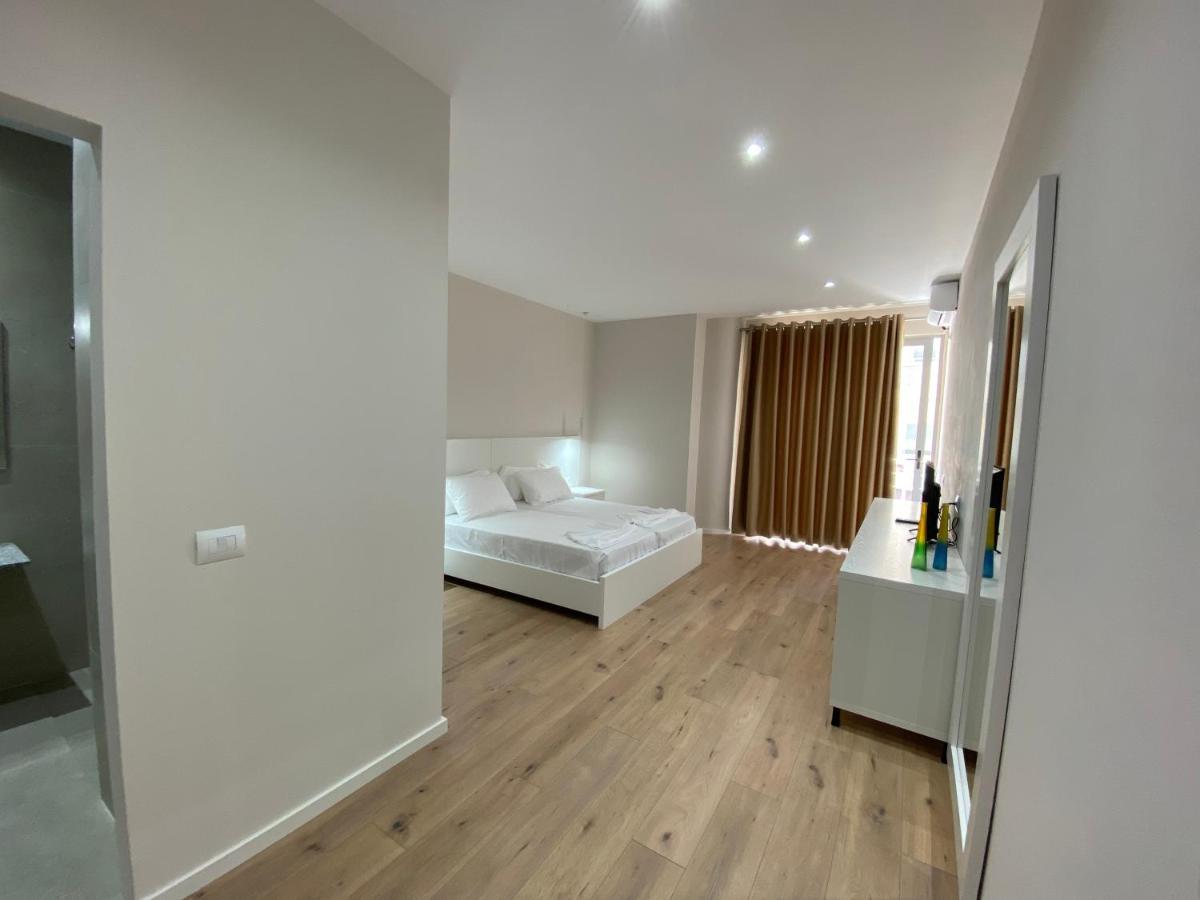 Violet's Boutique Apartments Saranda Extérieur photo