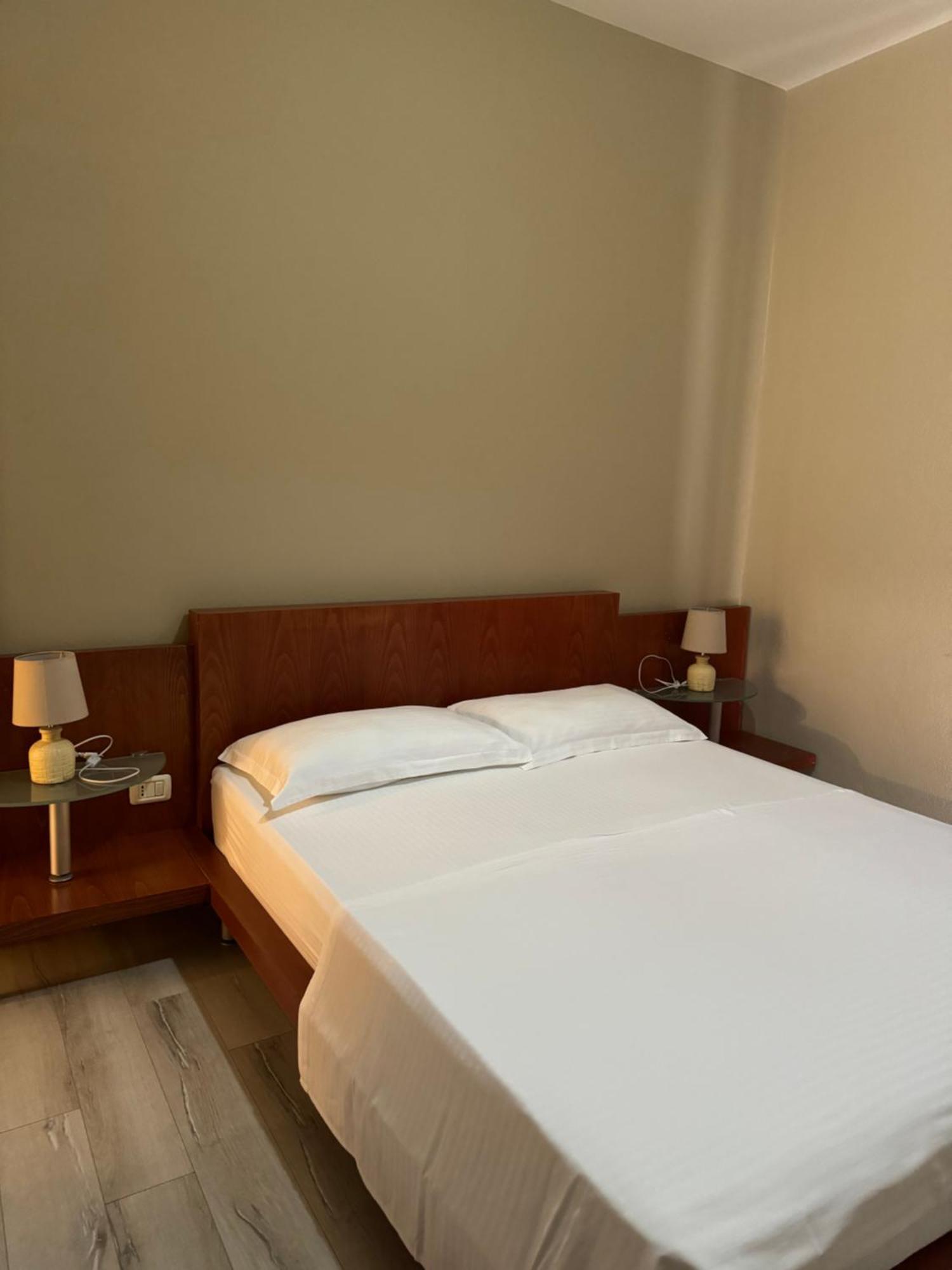 Violet's Boutique Apartments Saranda Extérieur photo