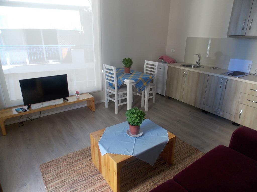 Violet's Boutique Apartments Saranda Extérieur photo